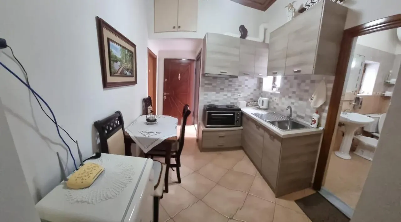 Romeo'S Guest House Berat